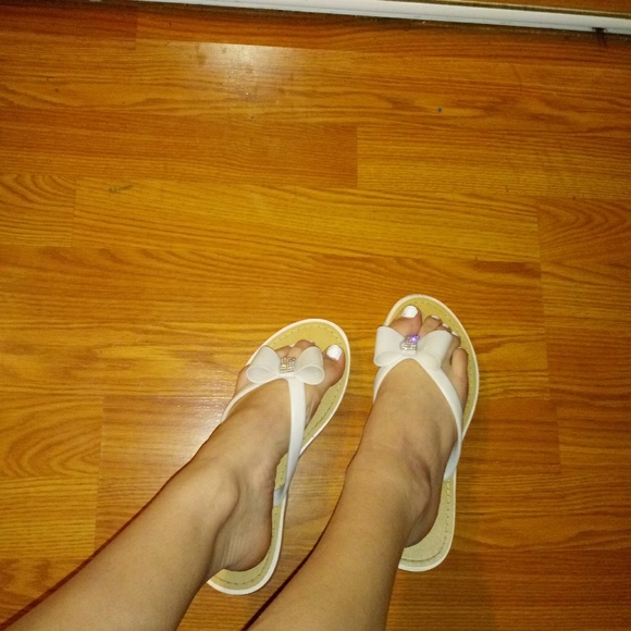 Sandles - Picture 2 of 2